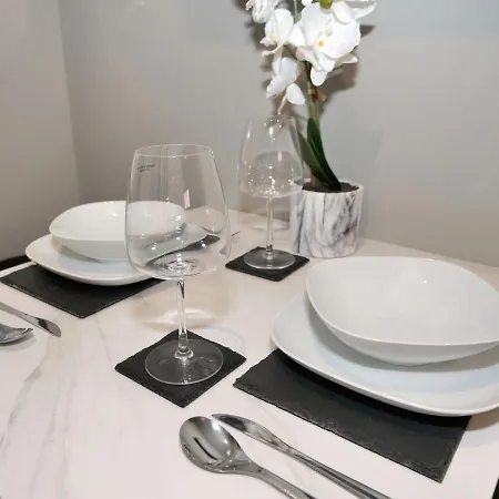 Silver Forge - Luxury One Bed With Office - Sofa Bed - City Centre Apartment *